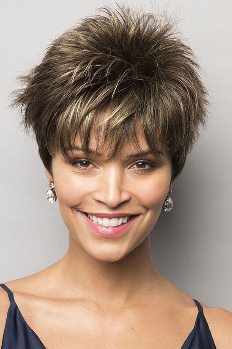 Классическая женская стрижка на короткие волосы (61 фото)