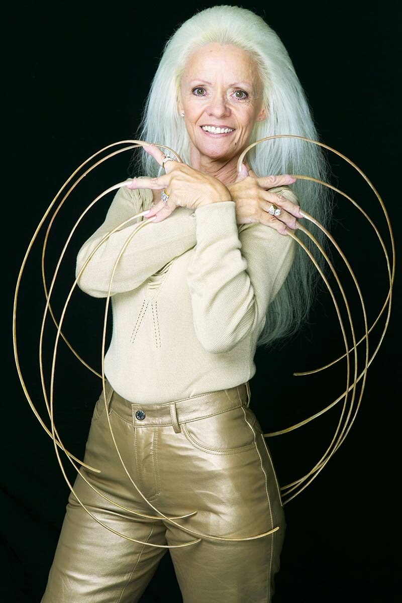 Длинные накрашенные ногти