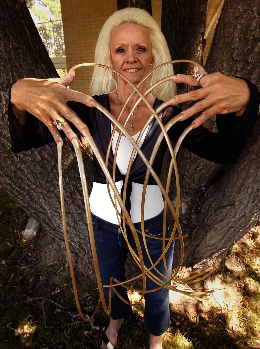 Самый длинный маникюр