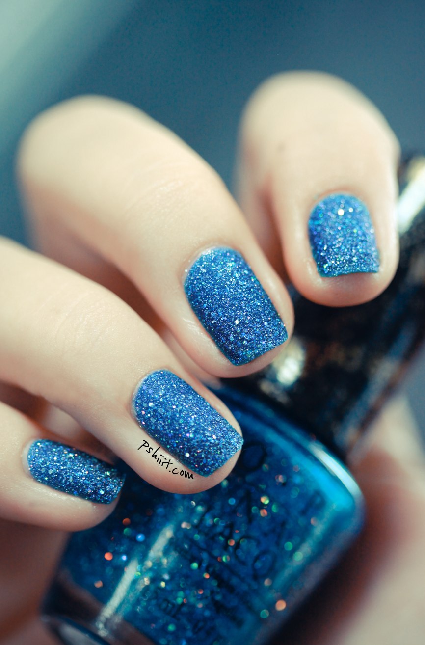 Ногти синие с блестками
