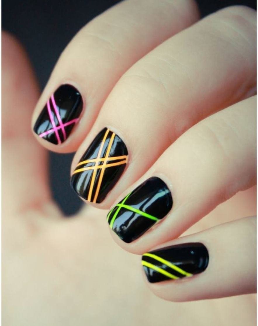 Маникюр с полосками