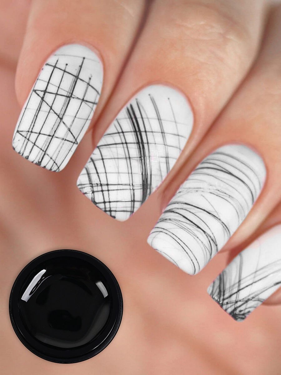 Маникюр с паутинкой