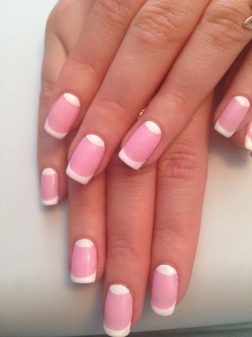 Французский френч на короткие ногти