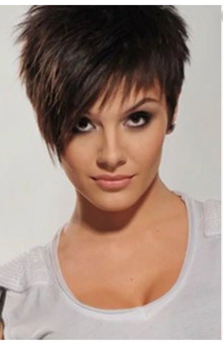 Стрижка Каскад Гаврош на средние волосы