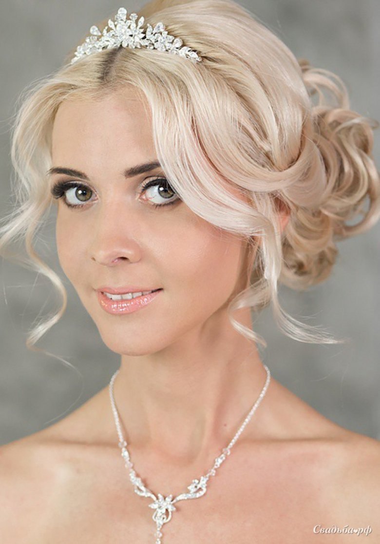 Свадебная прическа на короткую стрижку