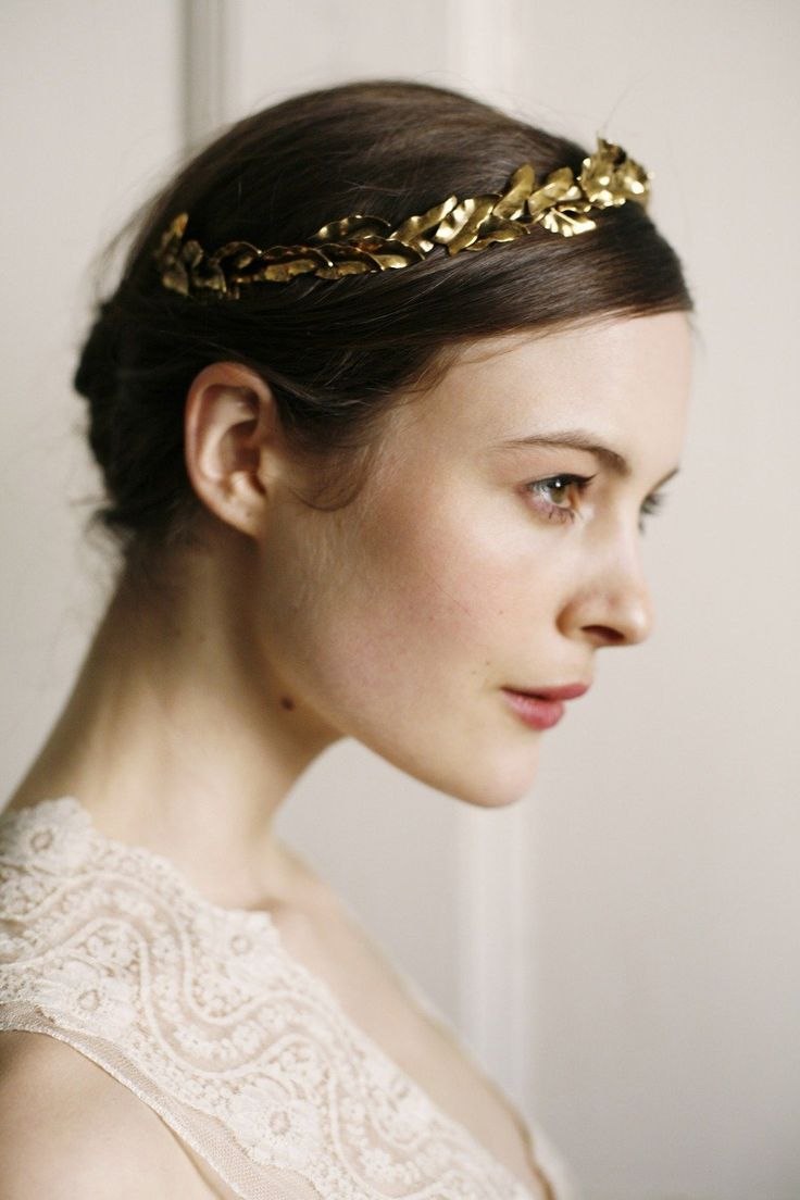 Греческая прическа на средние