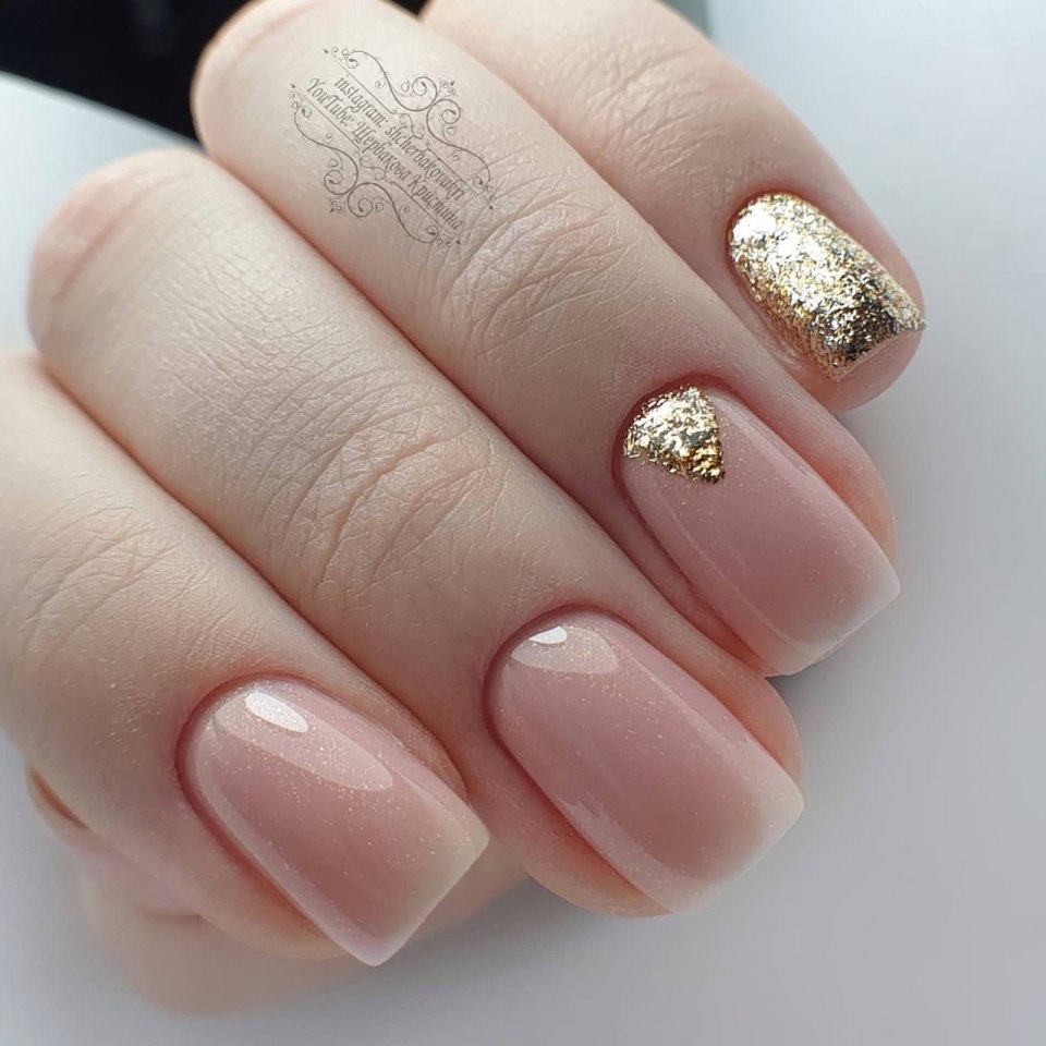 Нюдовый маникюр на короткие ногти 2020