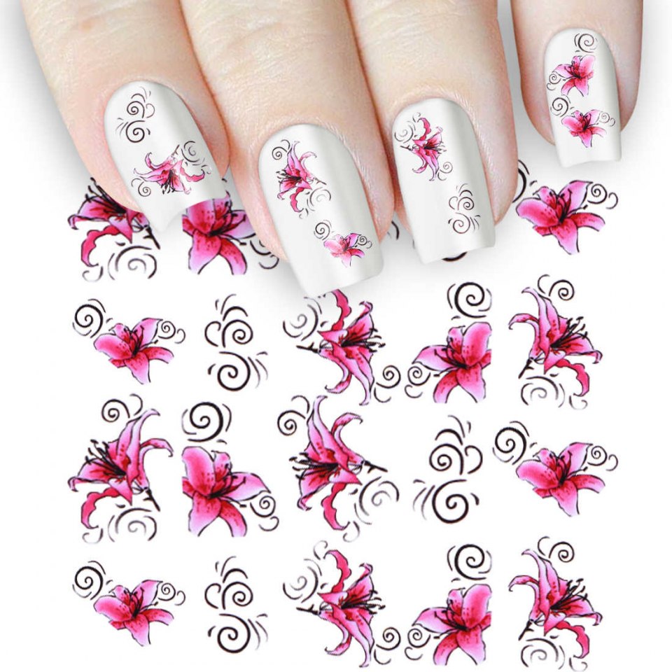 Маникюр с наклейками розы