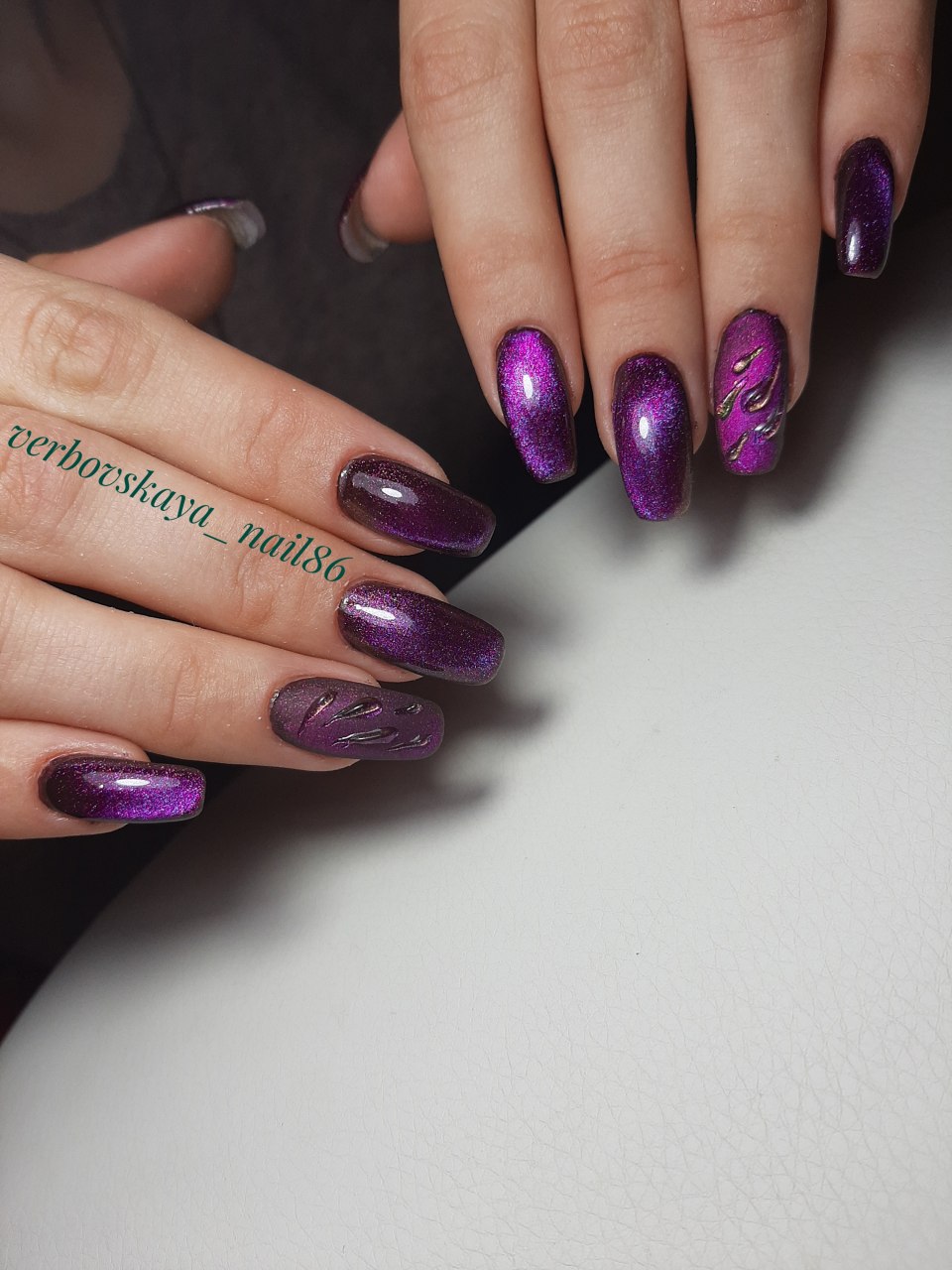 Маникюр бордо с камифубиками