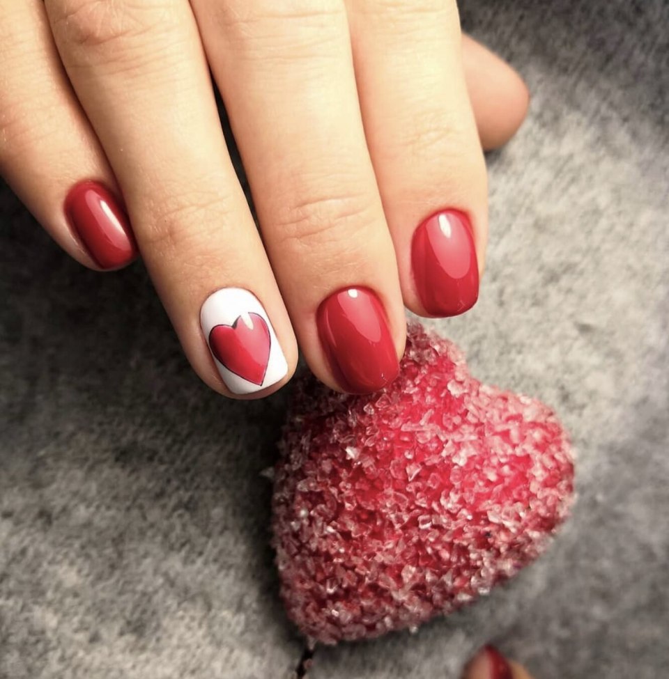 Красивый маникюр в розовых тонах