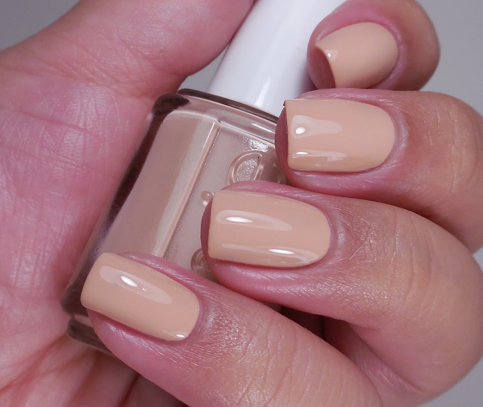 Essie лак 79