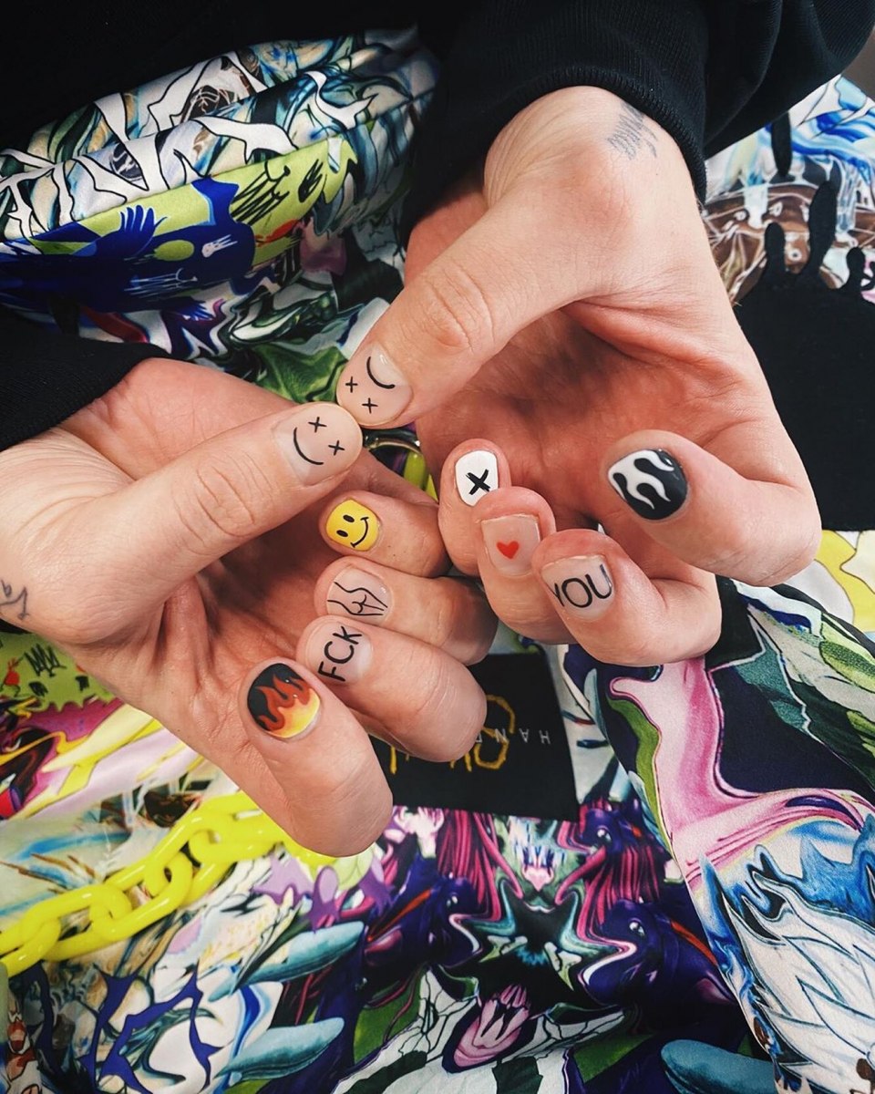 Слоеный маникюр