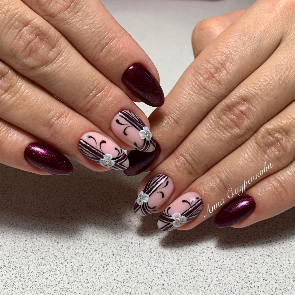 Красивый бордовый френч