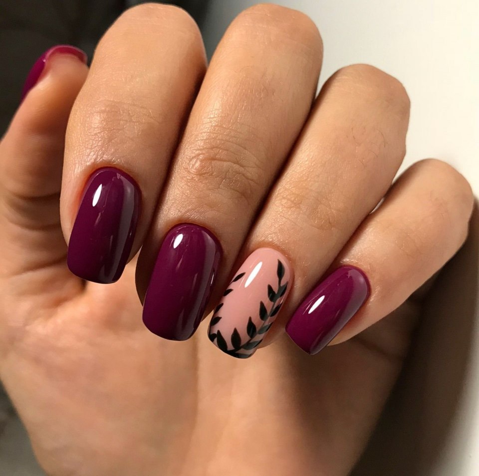 Бордовый маникюр