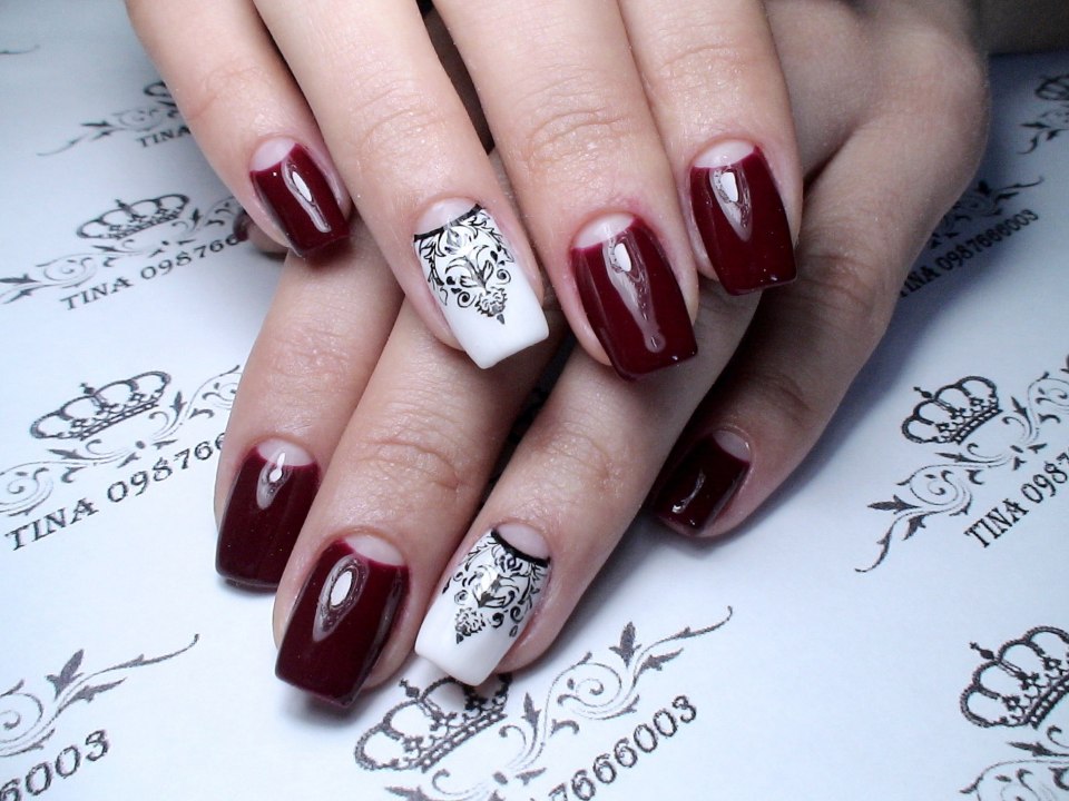 Маникюр в бордово розовых тонах