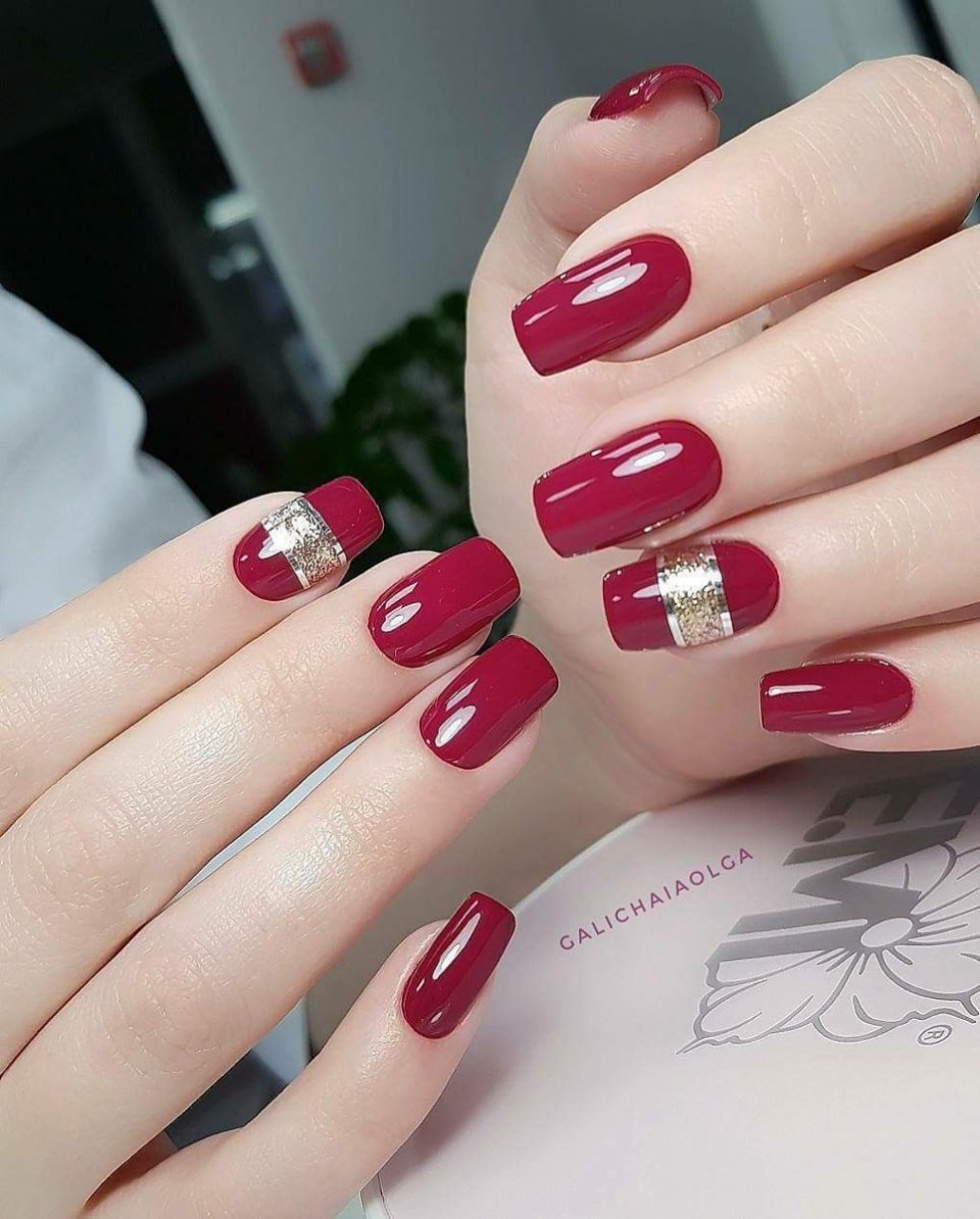 Маникюр в красных тонах