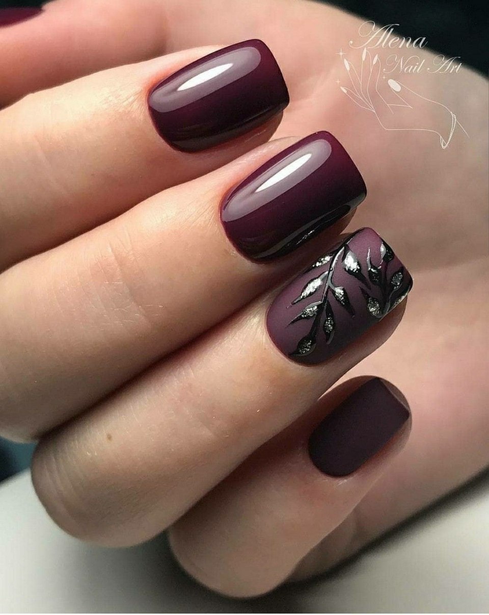 Жёлтый маникюр с листочками