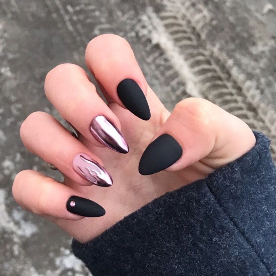 Осенний маникюр матовый