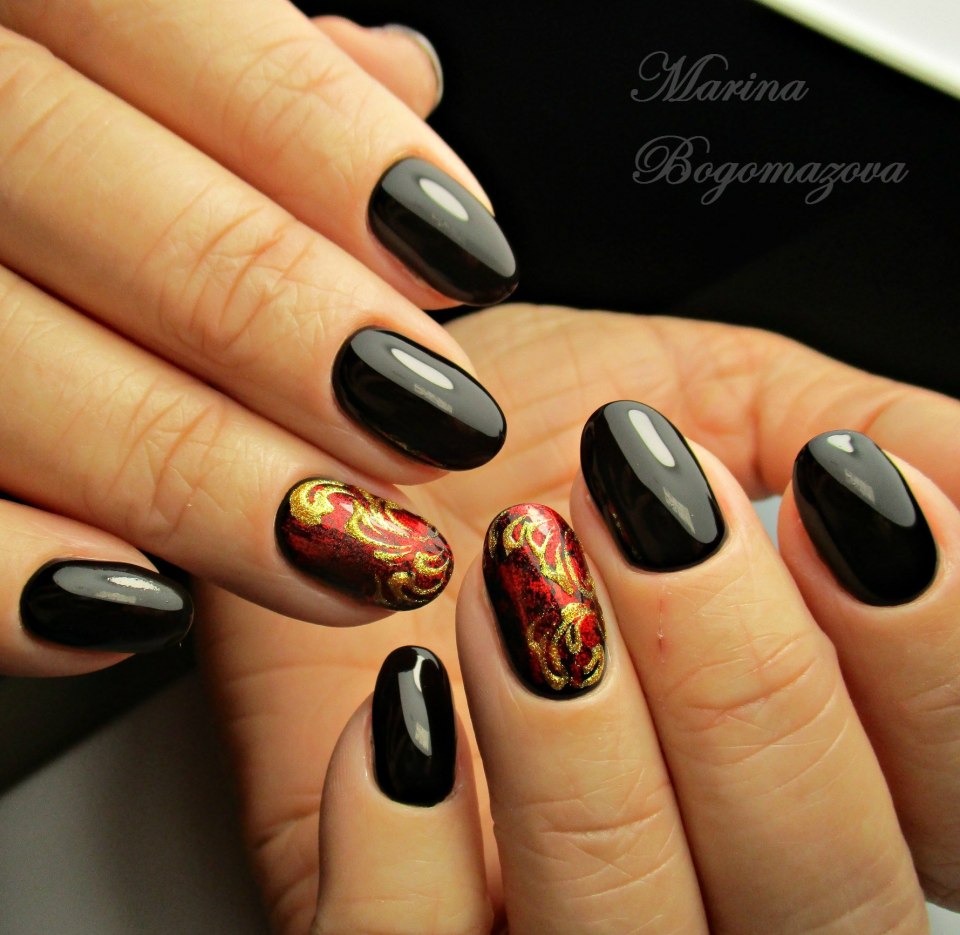 Черный маникюр