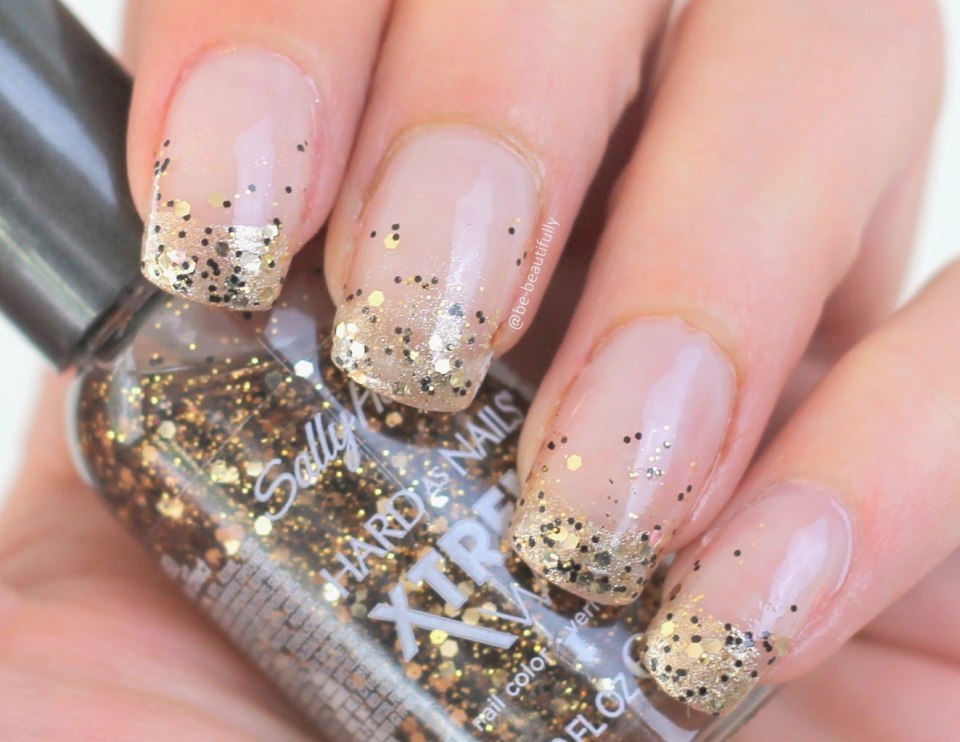 Френч на овальных ногтях