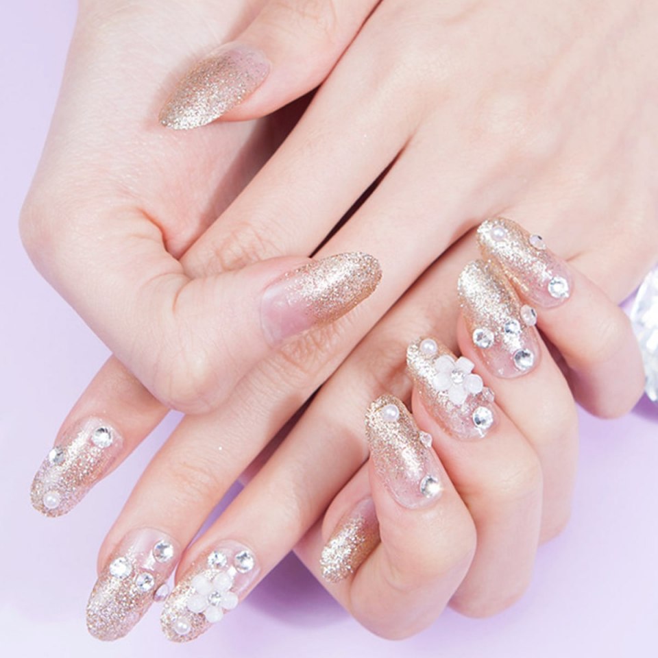 Накладные ногти прозрачные