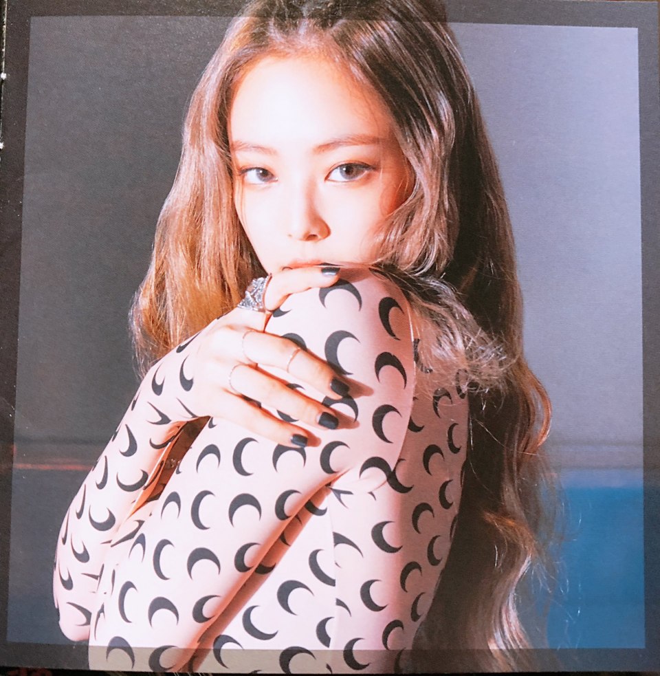 Маникюр BLACKPINK Lisa