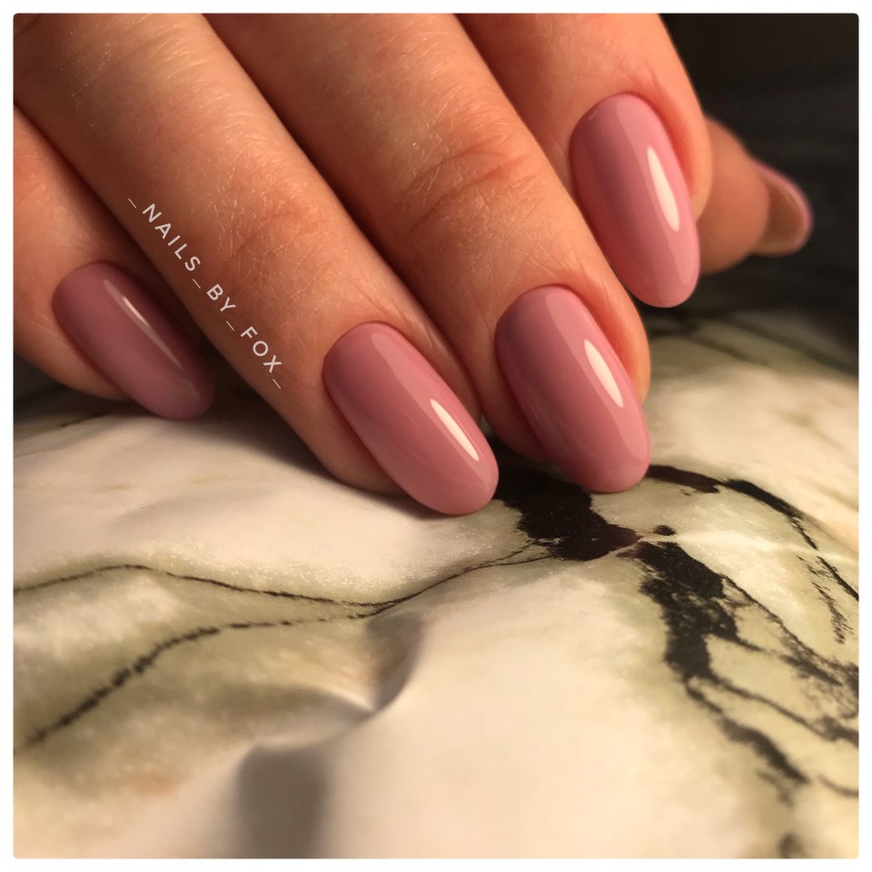 Ногти миндаль