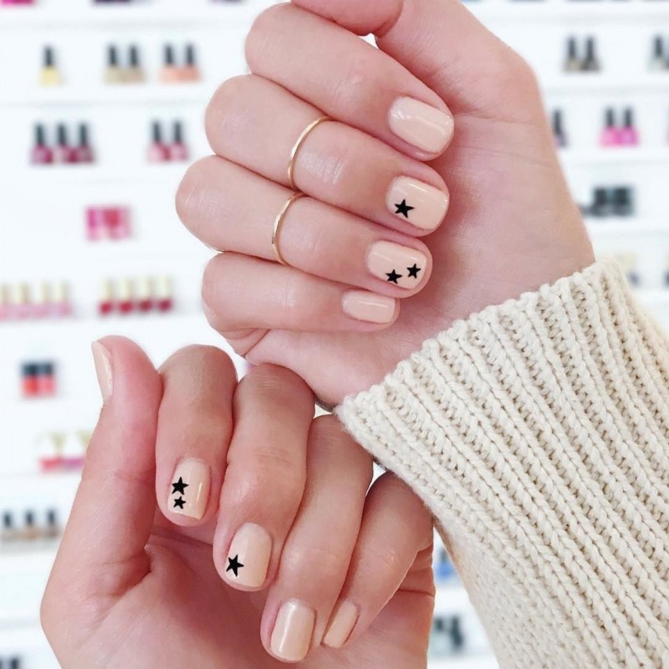 Маникюр на маленькие ногти