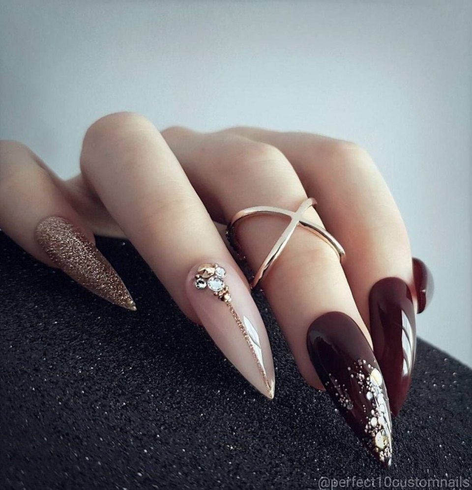 Ногти стилет и миндаль