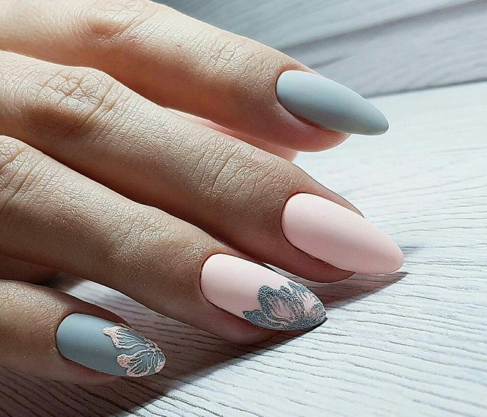 Маникюр на миндалевидные ногти