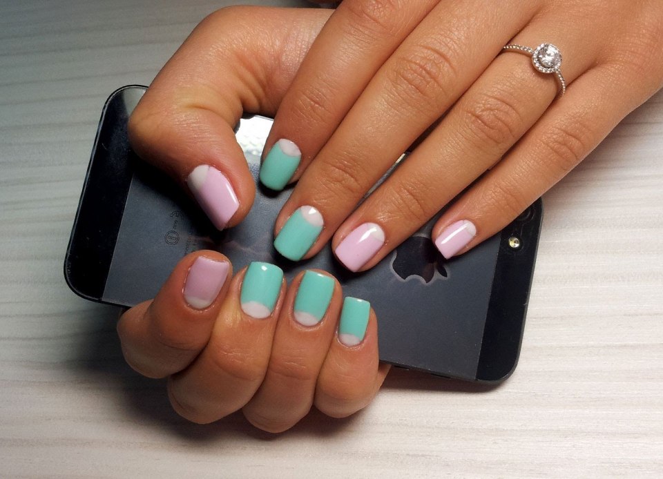 Ногти двух цветов