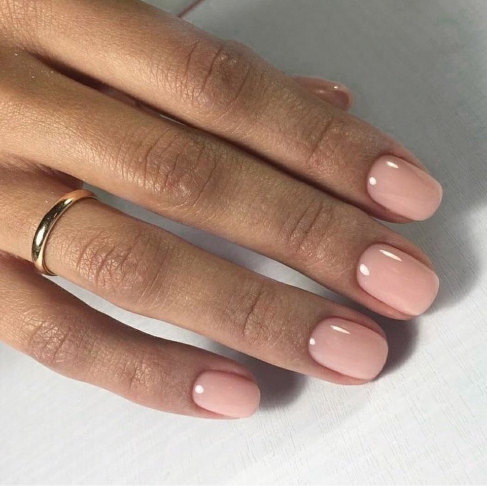 Шеллак нюдовый на короткие