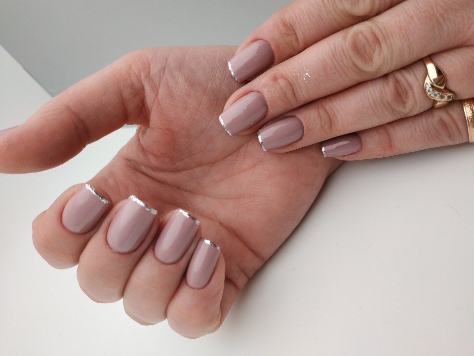 Ногти короткие полупрозрачный маникюр наращивание френч