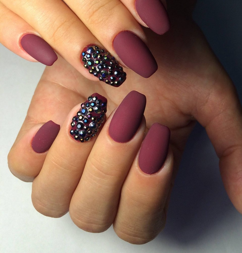 Матовый маникюр