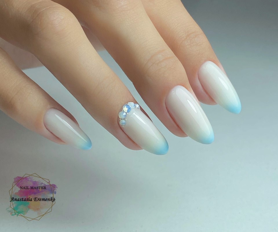 Маникюр френч омбре