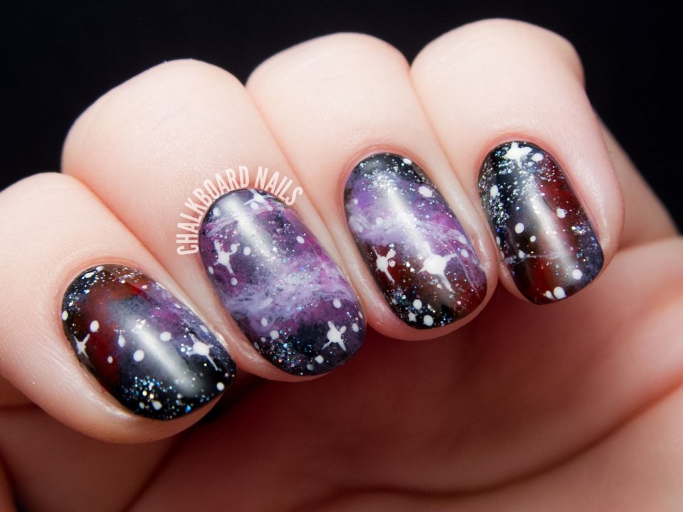 Зимний маникюр космос