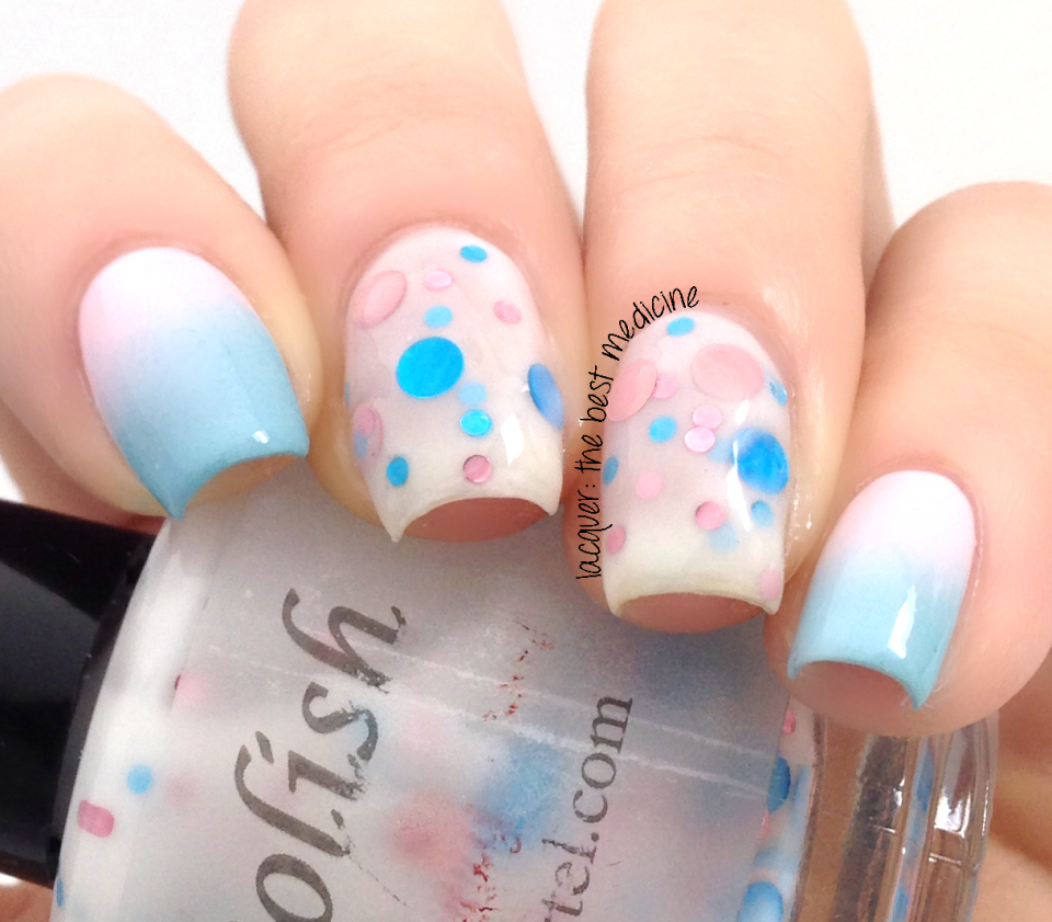 Маникюр пастельный космос