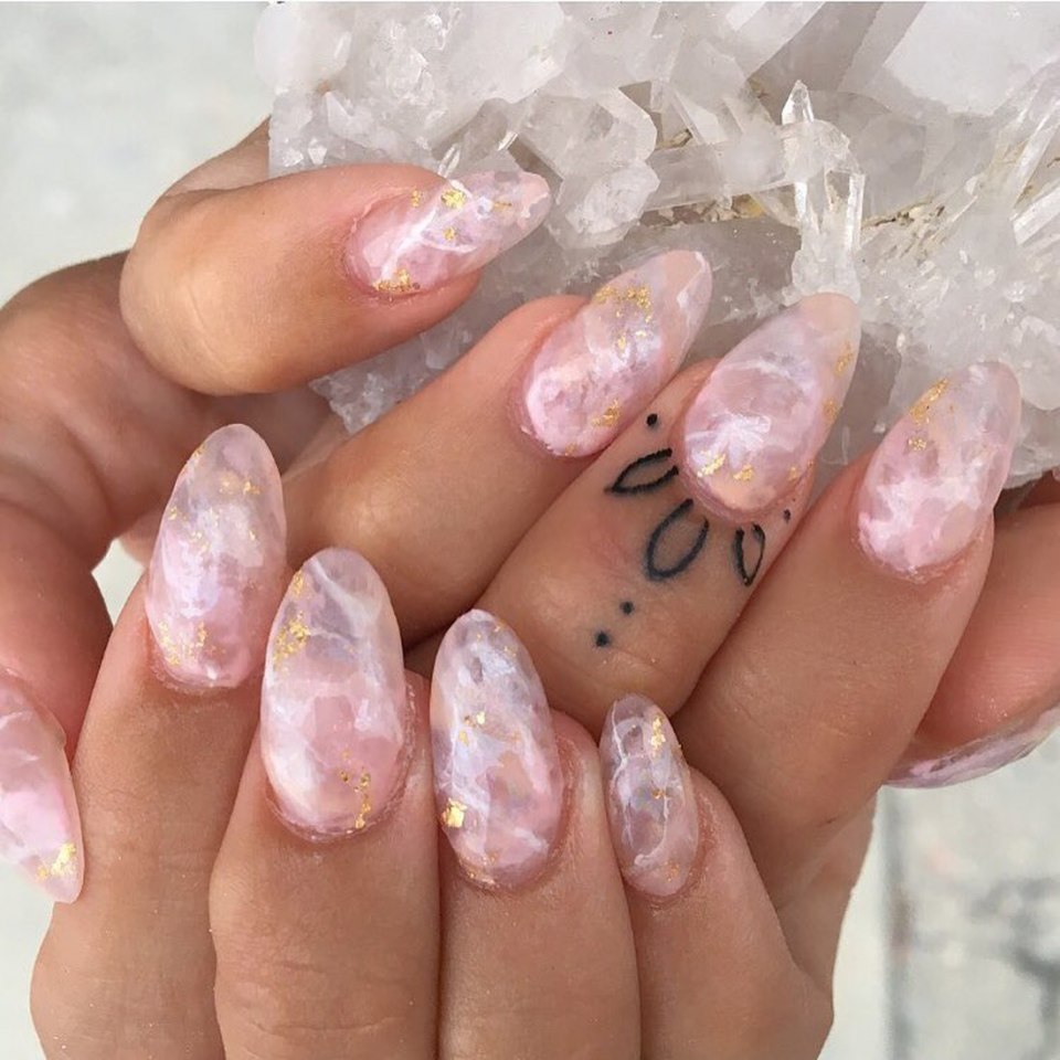 Ногти в стиле космос