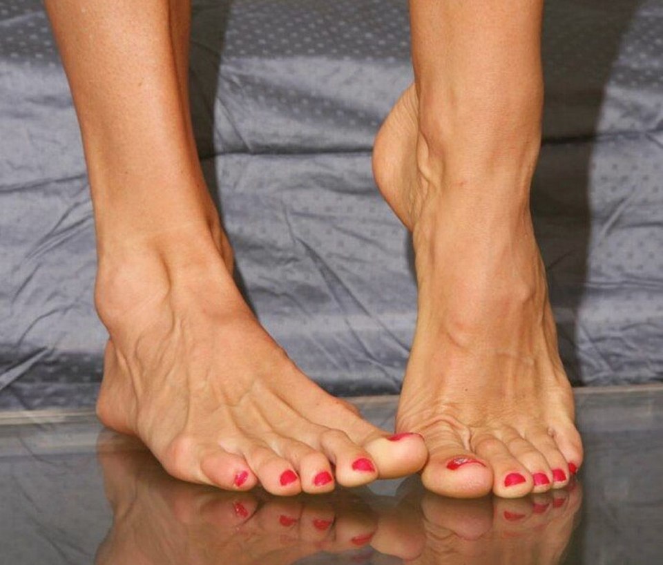 Long toes footjob photos