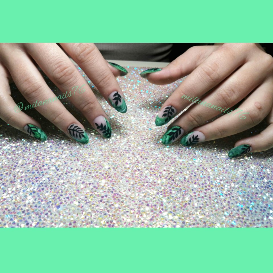 Маникюр френч белый классический