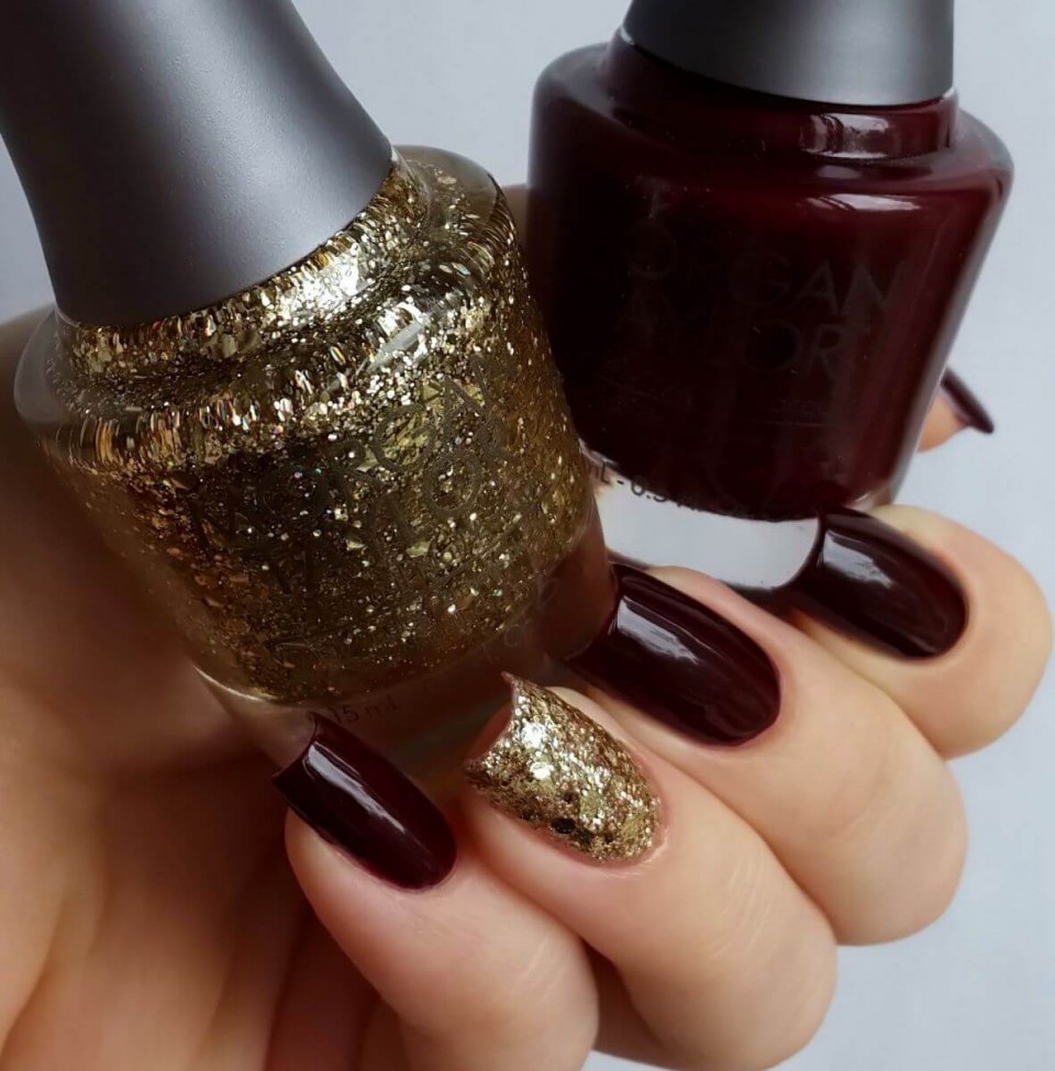 Маникюр коричневый с зеленым