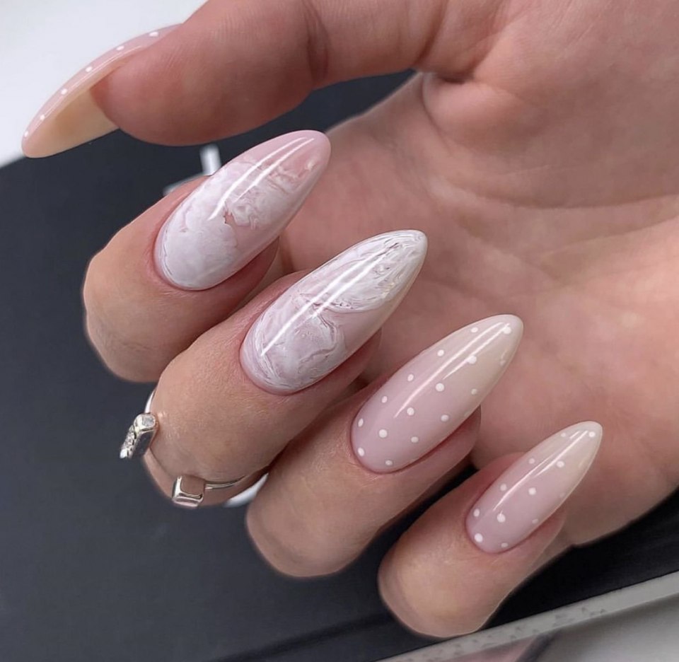 Нюдовый маникюр 2021 миндаль френч