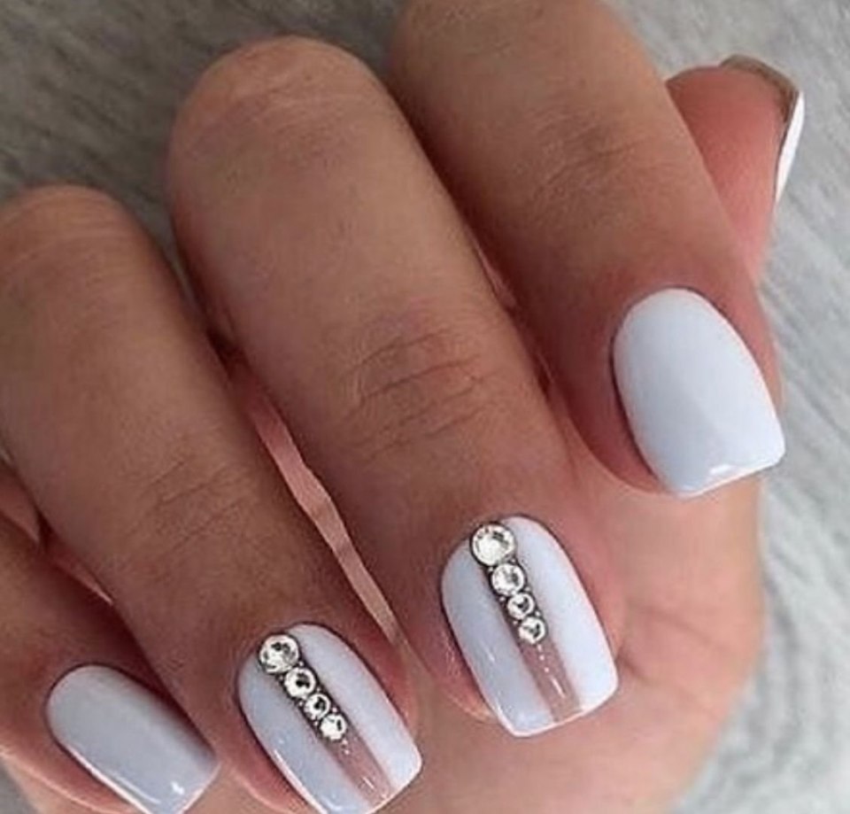 Белый маникюр