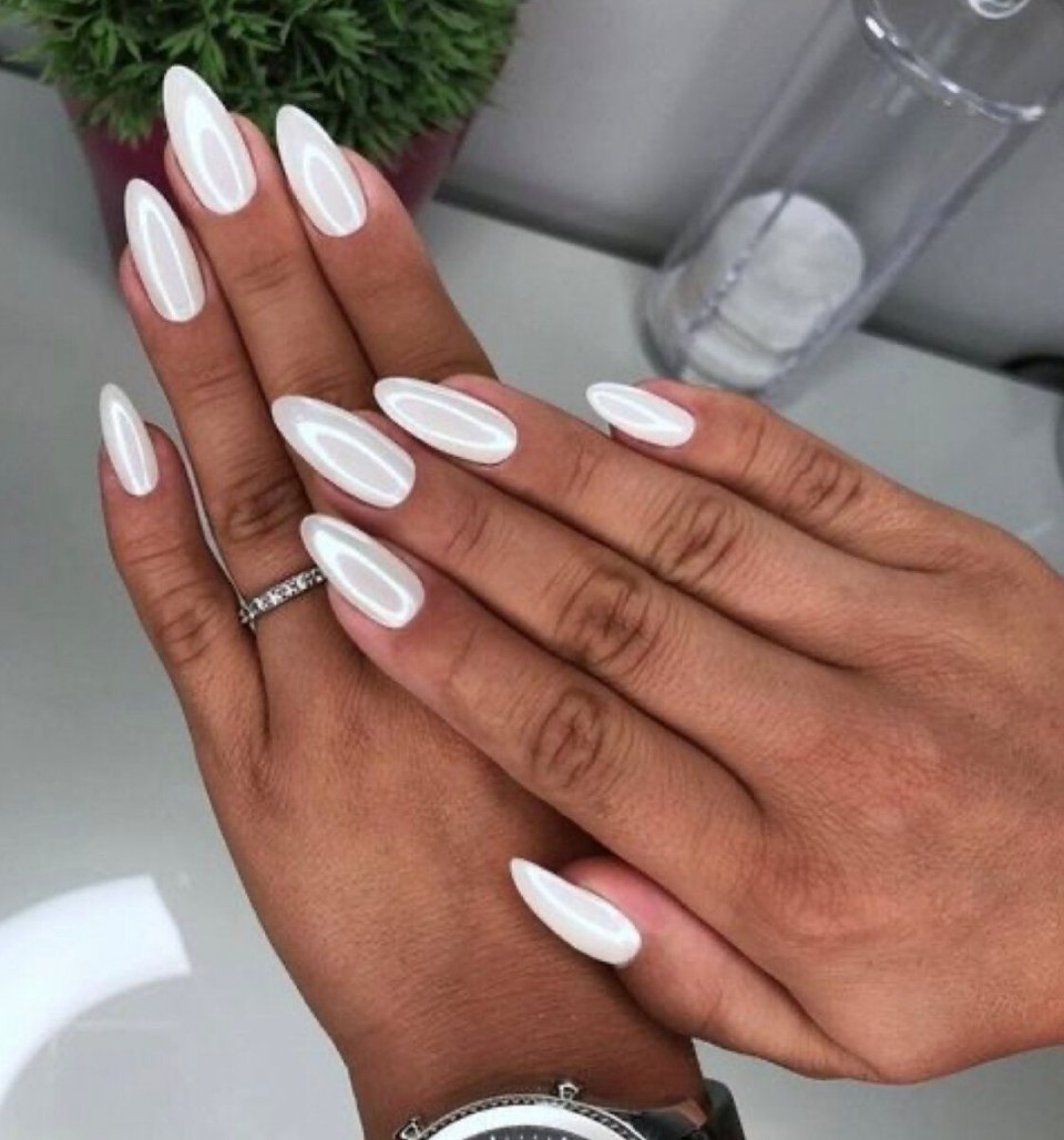Белые ногти маникюр