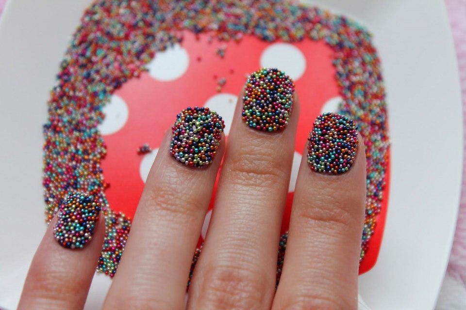 Необычный маникюр на короткие ногти