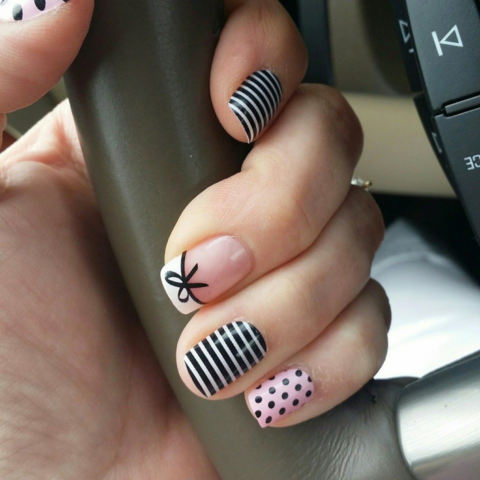 Необычный маникюр на короткие ногти