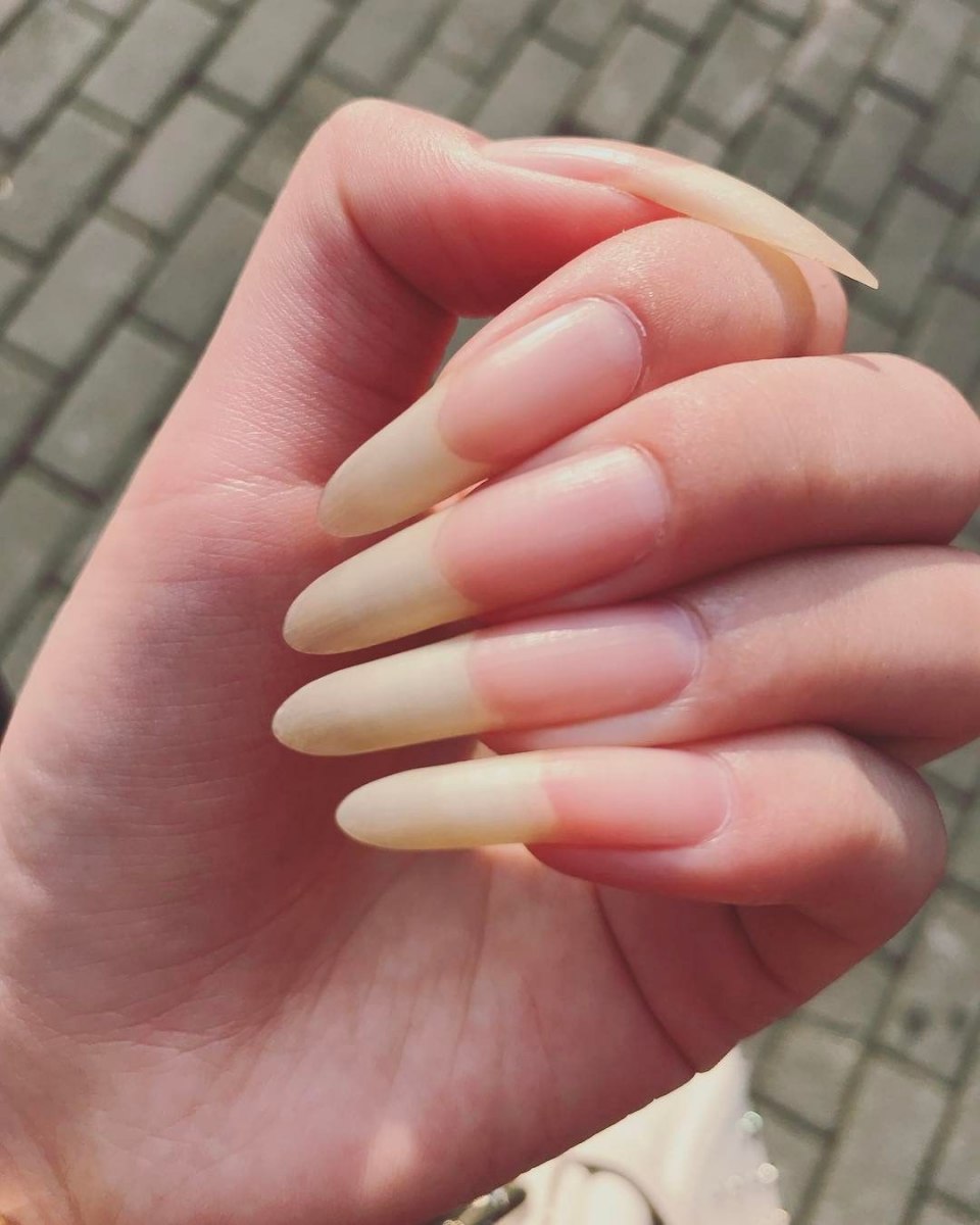 Нюдовый френч миндаль