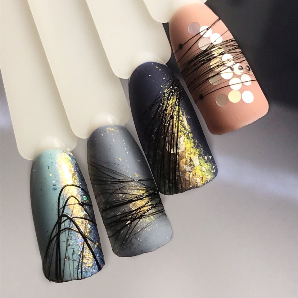 Маникюр с паутинкой