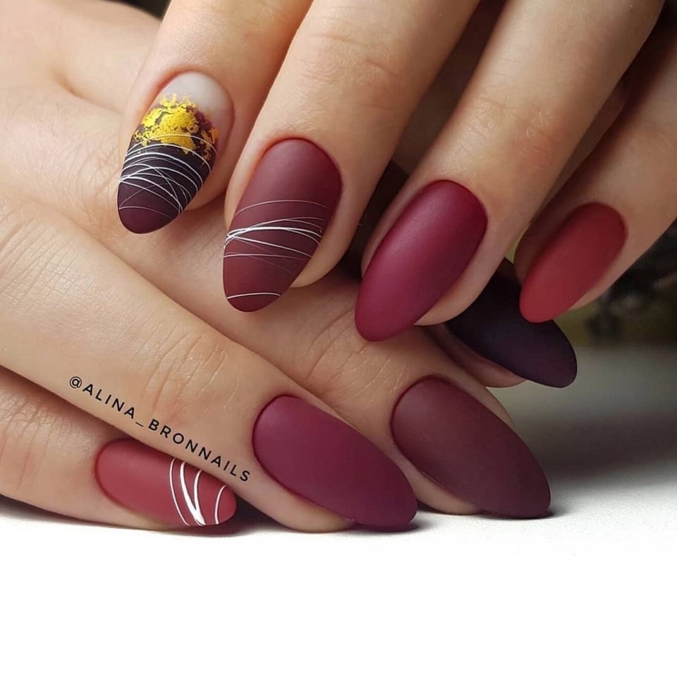 Маникюр на длинные ногти с паутинкой