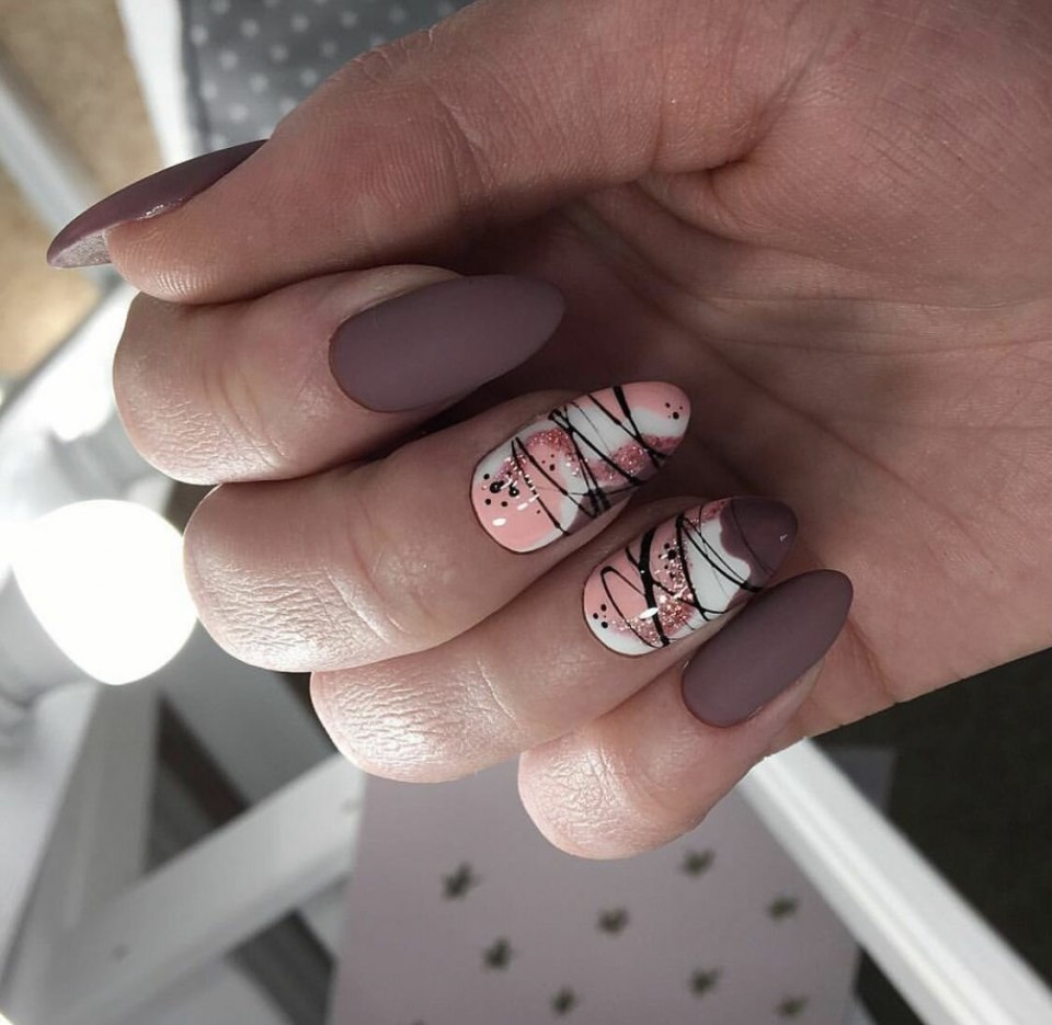 Маникюр с паутинкой